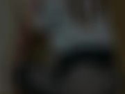 【仕事中のOLがフェラ抜き】究極の斜め後ろアングル！尻好きにはたまらないエロ尻突き出しバキュームフェラ！口内発射！ - Screenshot 4 of 16 - ハメ撮り