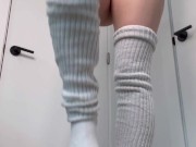 Unshaved hippie rubs her hairy cunt 8/16