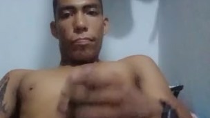 Militar latino solitario