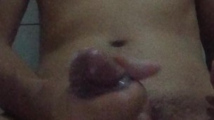 Nag Salsal Sa CR si boy