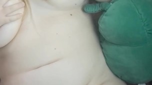 Chubby slut by a VIBE in her PUSSY and HUMPS her pillow until she CUMS - AnxiousSlav OF