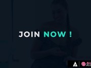 Horny Masseuse Is Taking Care Of Client's Wet Pussy 1/16