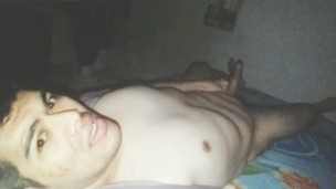 MIS PECTORALES AL DESCUBIERTO Y VERGA ERECTA CON SEMEN 🏋️💦 (OTROS ÁNGULOS 🧐📽️)