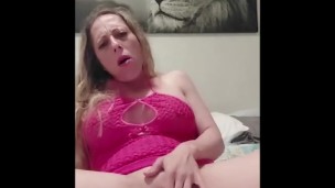 La rubia española me meto los dedos y me abro bien el coño hasta correrme👋🏻💦