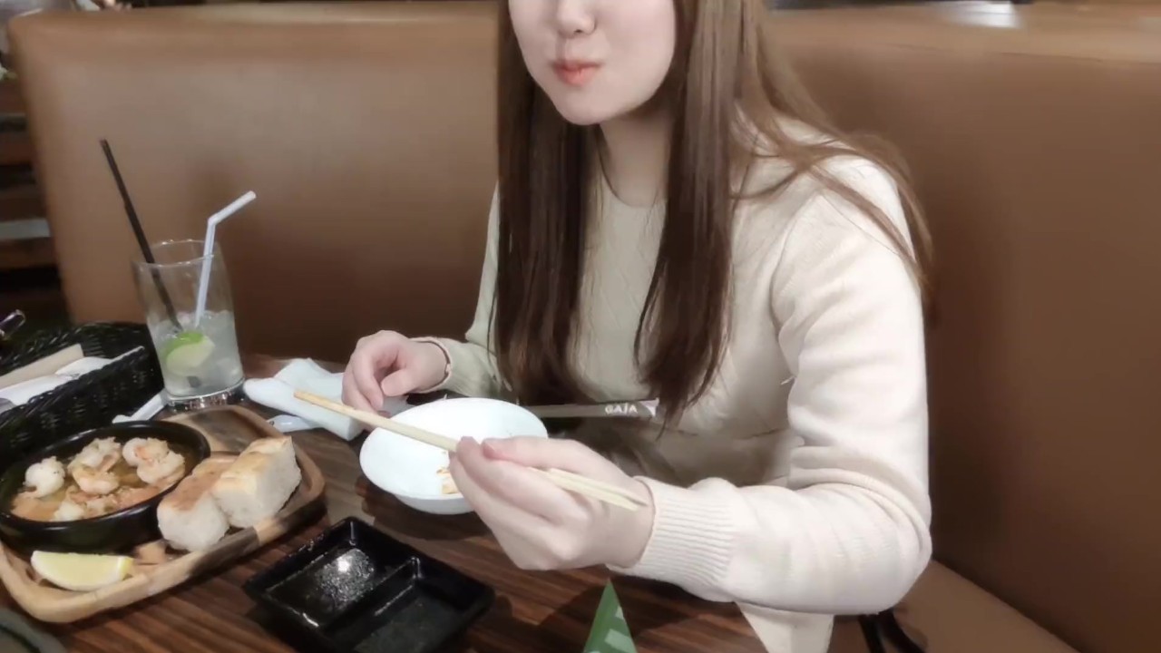 (ENG SUB)Japanese Couple Having Sex in an Internet Cafe After Eating Yakiniku - Free Sex Video - RedTube