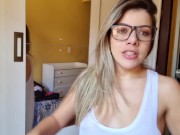 LOIRA GOSTOSA LIMPANDO E MOSTRA A BUNDA 16/16