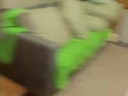 Conozco a una chica en un concierto en la playa y la invito a cenar para que me deje follarla 6/16