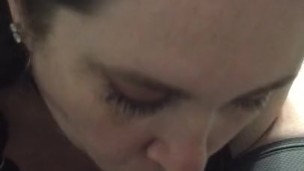 Suckling out daddy’s cumload 💦