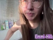 18 Jahre Teen mit riesigen Schamlippen rasiert sich! Nahaufnahme 1/16