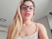 LOIRA GOSTOSA SOLO VARRENDO QUARTO MOSTRA A CALCINHA 1/16