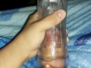 Probando un nuevo juguete