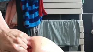 Self fist anal