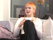 Ersties - Gepiercte Emi aus Berlin masturbiert mit Vibrator 10/16