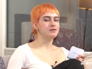 Ersties - Gepiercte Emi aus Berlin masturbiert mit Vibrator 15/16