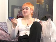 Ersties - Gepiercte Emi aus Berlin masturbiert mit Vibrator 3/16