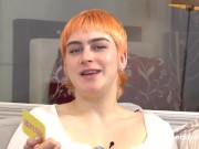 Ersties - Gepiercte Emi aus Berlin masturbiert mit Vibrator 5/16