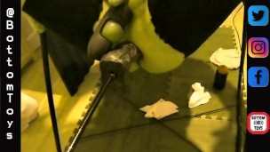 Sur mon sling avec la fuckmachine et mon gode Alien de sinnovator intensif