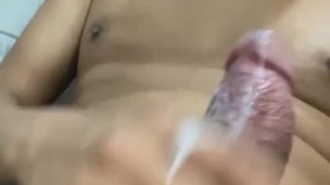 gay se la jala despues de una semana de abstinencia