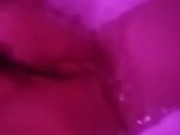 Esperando al amigo de mi esposo que venga a ducharse con Migo mientras mi esposo trabaja (hot wife) 10/16