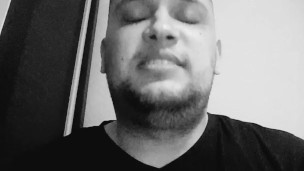 Am sunat la fete s-ă le înreb cat costă s-ă le împusc Maimuta