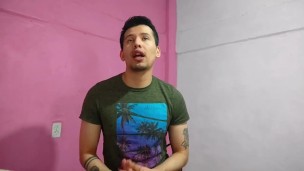 Soy albañil casado y me gusta penetrar con mi vergota morena a mis compañeros de obra. Relato sexual