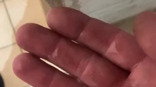 Branlette rapide dans la cuisine pour la 3eme fois