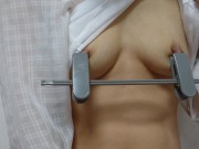 無修正 人妻 個人撮影 オナニー 乳首調教 バイブで声でちゃう  変態 一人SM - Screenshot 2 of 16 - Moaning