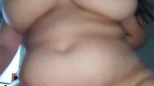 Hermosa MILF Cabalga mi Polla durante su Esposo Trabaja
