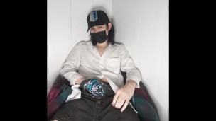 A delicious handjob to empty my balls