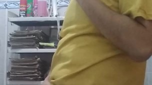 MACHO VERGÓN COGIÉNDOSE UN JUGOSO PEPINO 💪🥒 / BIG DICK MALE FUCKING A JUICY CUCUMBER