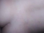 نظرة مقربة من اختراق عميق للكلب لفتاة عذراء تبلغ من العمر 18 عامًا😈💦🇾🇪🔥 11/16