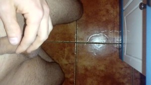 Just got shaved and wanted to share the results with a quick wank ;)