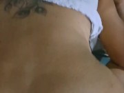 Me quedé sin dinero y pago con el culo