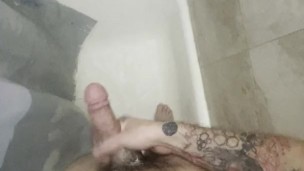 Hot guy jacks off in the shower