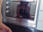 LOIRA GOSTOSA LIMPANDO FORNO BEM SENSUAL 8/16