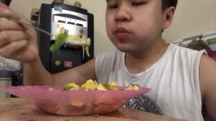 EATING MY MOM COOKING PART 27