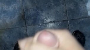 Pajeandome en el baño