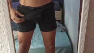Hot twink cumming in front of the mirror