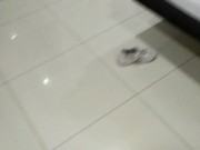 Mi amigo y yo culiamos duro en el baño después de salir del gym. 4/16