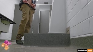 4k johnholmesjunior visits vancouver sports complex to shoot massive loadof cum from huge white cock