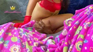 Ex novia caliente llega a casa exclusivamente para sentarse sobre mi verga en la madrugada