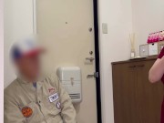 宅配便の配達員にエロい目で見つめられた変態巨乳M熟女がいきなりオーガズム♥潮吹き我慢できずに下着姿で垂れ流し❤日本人/巨乳/美人/パイパン/潮吹き/流出・ナンパ・個人撮影 4/16