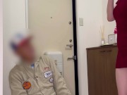 宅配便の配達員にエロい目で見つめられた変態巨乳M熟女がいきなりオーガズム♥潮吹き我慢できずに下着姿で垂れ流し❤日本人/巨乳/美人/パイパン/潮吹き/流出・ナンパ・個人撮影 5/16