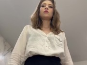 Ловлю извращенца за подглядыванием и наказываю по яйцам - Screenshot 4 of 16 - Femdom Mistress
