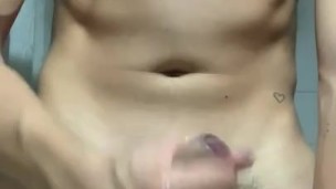 Hijo de 18 años masturbandose, latin leche paja