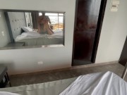 Me encanta follar en cuartos de hotel, puedo gemir todo lo que quiera