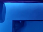 En el espejo con mi hermanastra latina