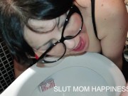 How to clean a toilet bowl 5/16