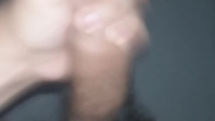 Me vengo por pensar en tu cuca peludita