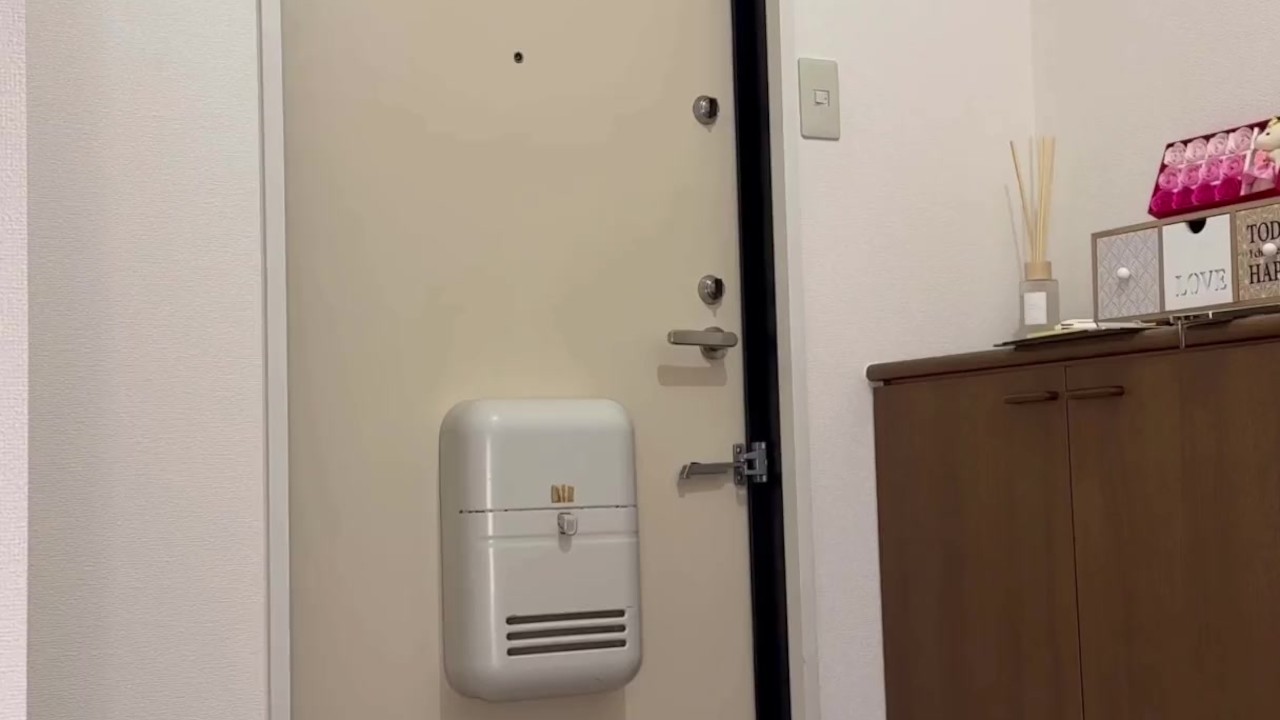 「動画最後に衝撃事実が発覚❤」荷物宅配配達人におねだり生挿入＆中出しされイカされてしまった変態巨乳M熟女❤潮吹きも❤　日本人/巨乳/美女/パイパン/潮吹き/流出/ナンパ/個人撮影 /高画質/寝取られ - 無料セックスビデオ - RedTube